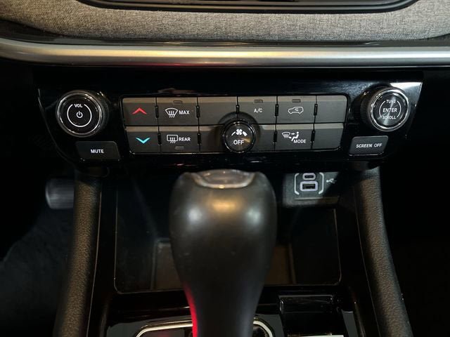 Used 2024 Jeep Compass Latitude AWD/4WD image 17