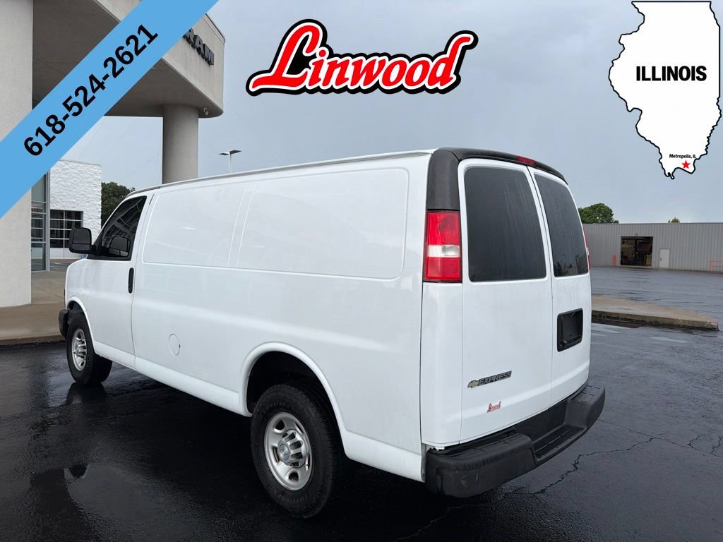 Used 2020 Chevrolet Express 2500 w/ Driver Convenience Package RWD image 3