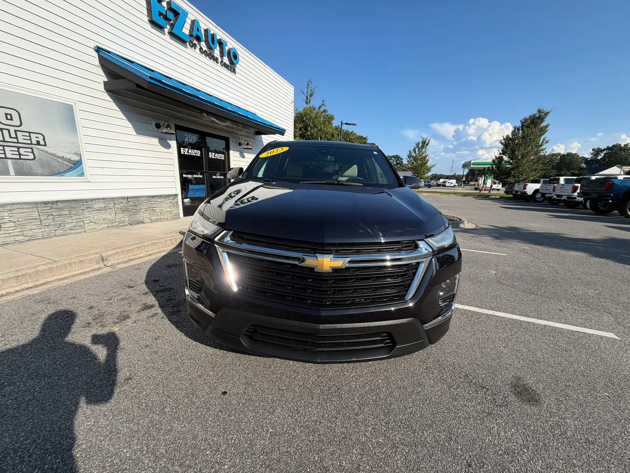 Used 2023 Chevrolet Traverse LS AWD/4WD image 3