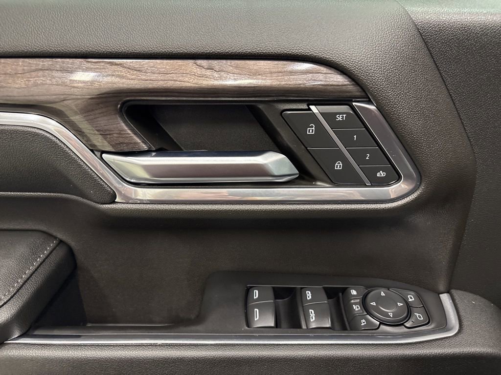 Used 2024 Chevrolet Silverado 2500 LTZ w/ LTZ Convenience Package image 16
