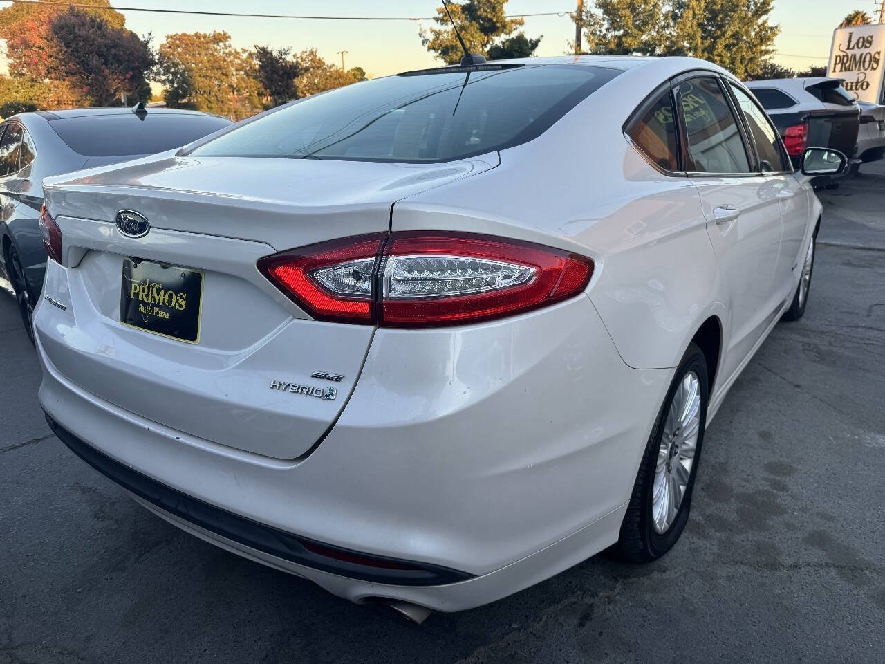 Used 2016 Ford Fusion SE FWD image 4