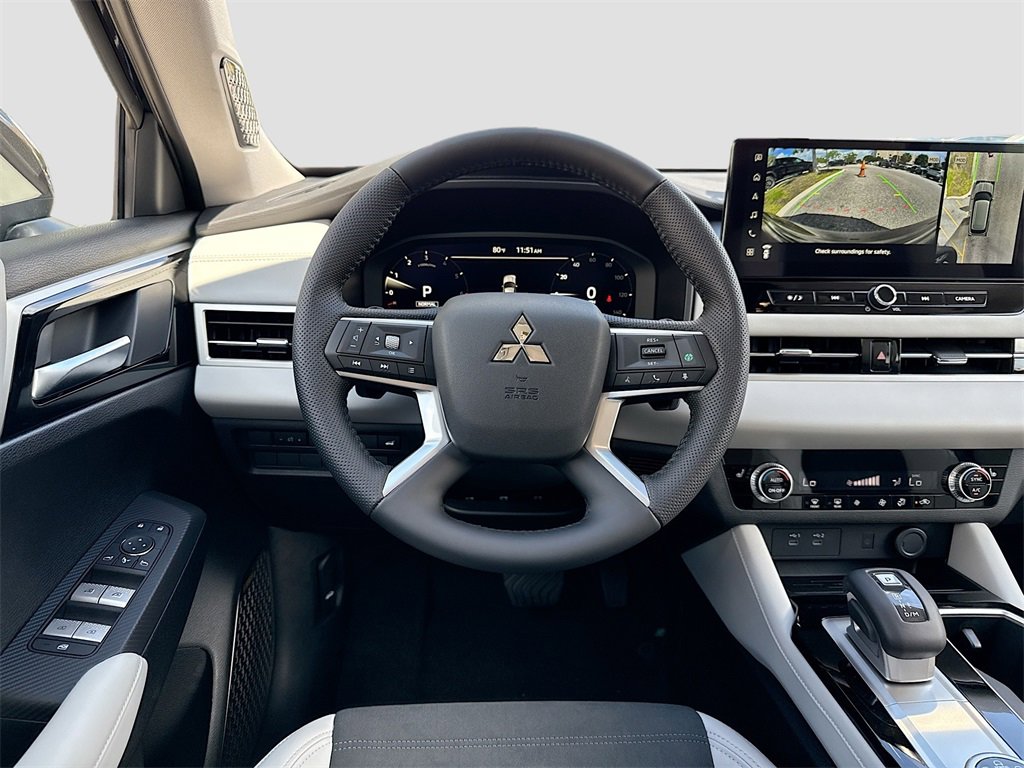 New 2025 Mitsubishi Outlander SE image 24