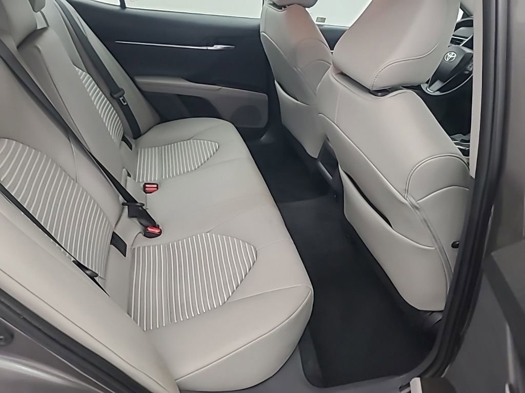 Used 2023 Toyota Camry SE image 16