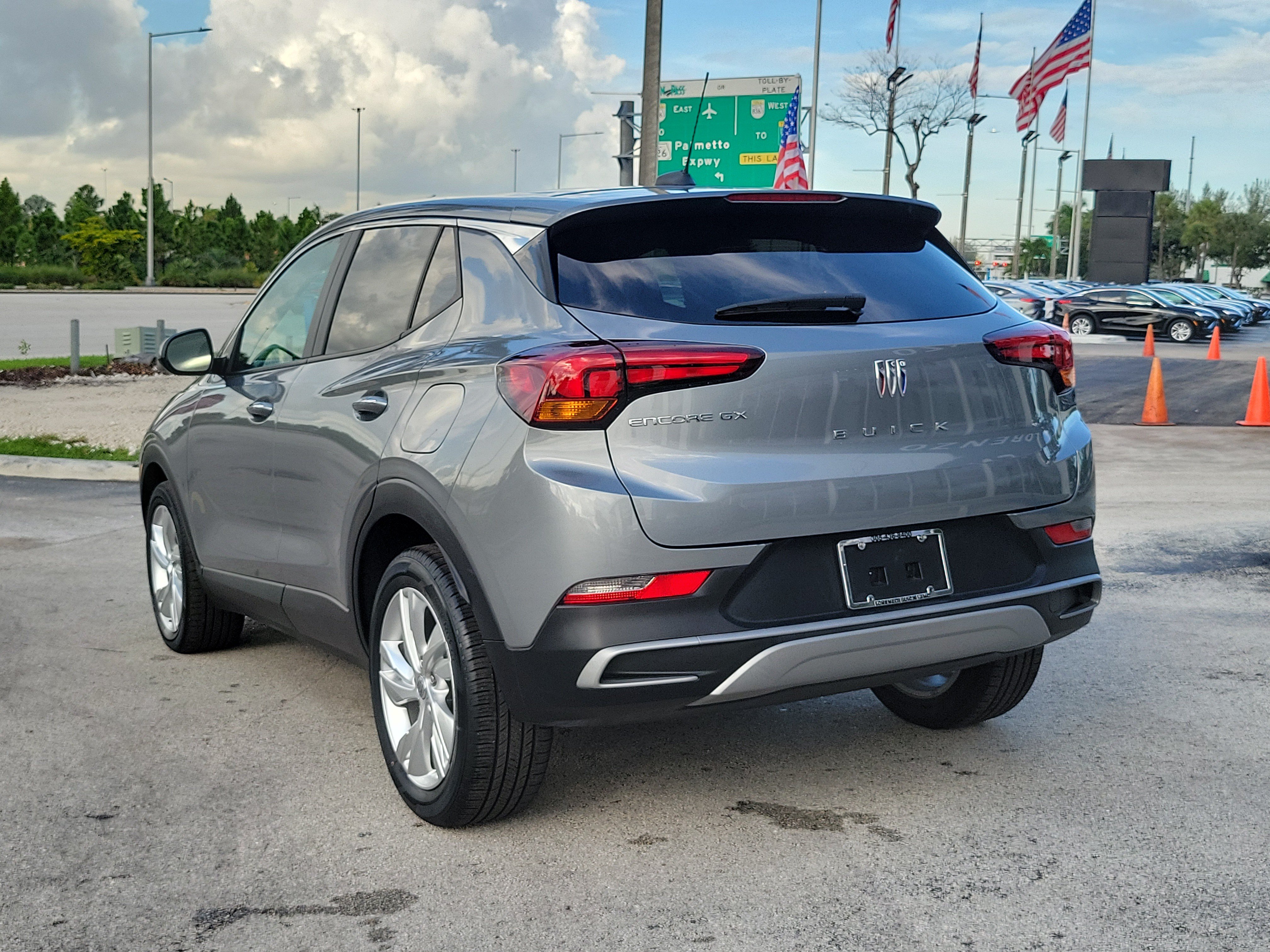 Used 2024 Buick Encore GX Preferred w/ Comfort Package FWD image 7