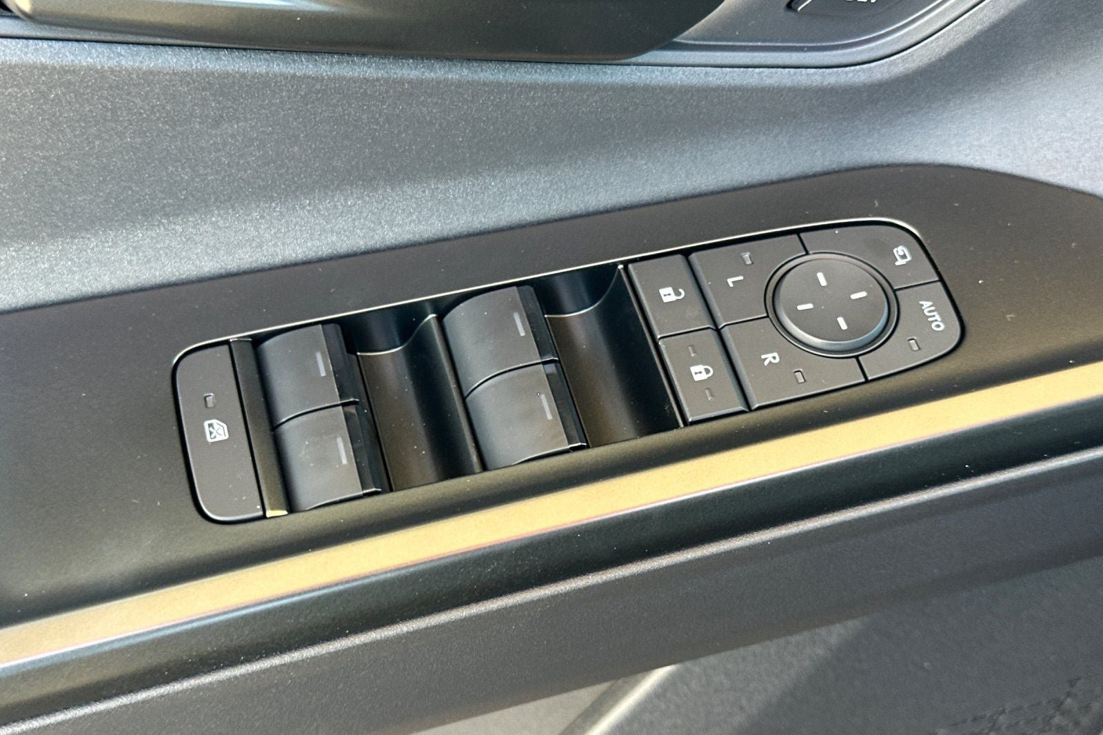 New 2026 Toyota C-HR AWD/4WD image 13