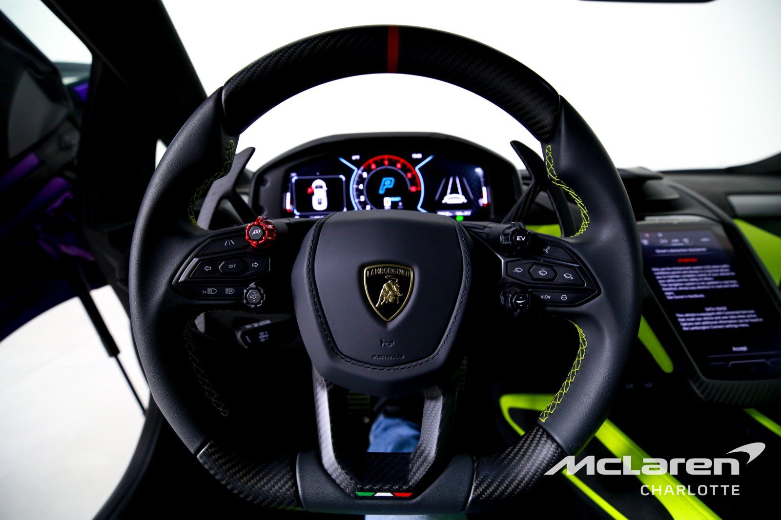 Used 2025 Lamborghini Revuelto AWD/4WD image 15
