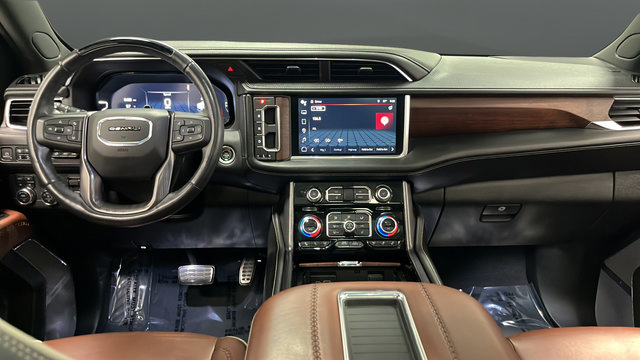 Used 2023 GMC Yukon XL Denali Ultimate AWD/4WD image 11