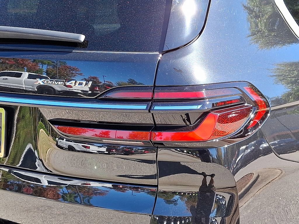 Used 2023 BMW X7 xDrive40i w/ Premium Package image 10