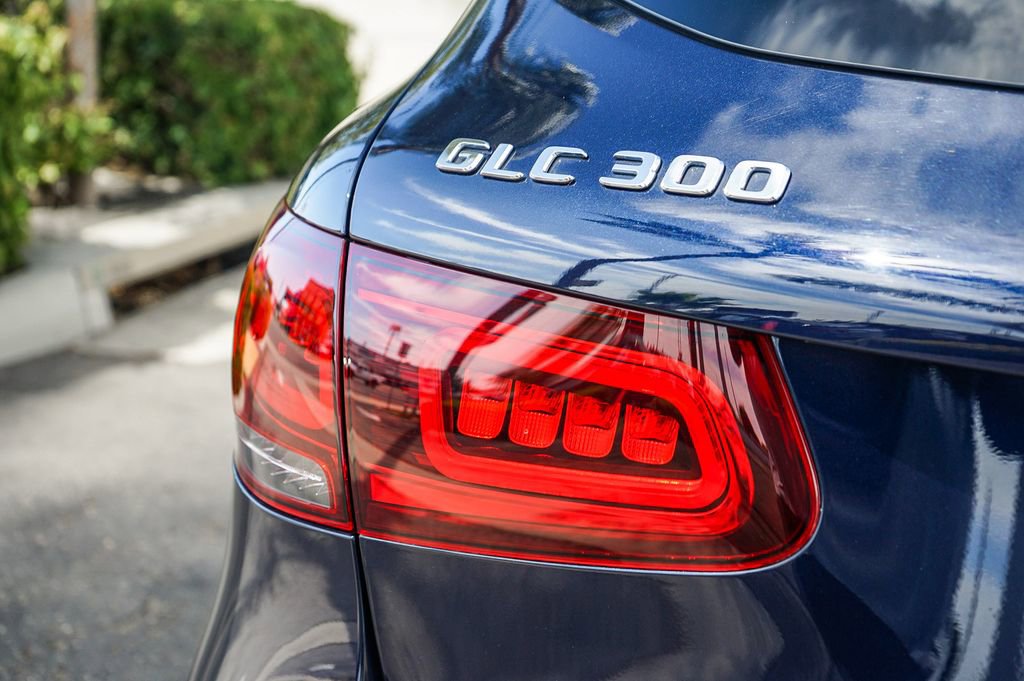 Used 2022 Mercedes-Benz GLC 300 4MATIC image 7