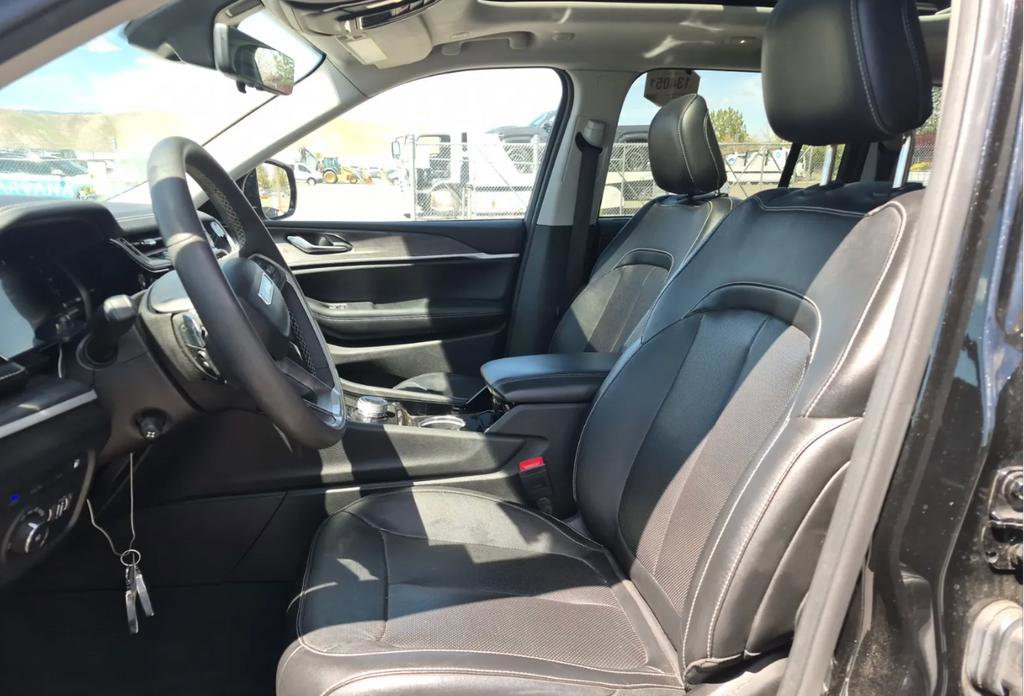 Used 2022 Jeep Grand Cherokee Limited 4xe w/ Luxury Tech Group II AWD/4WD image 4