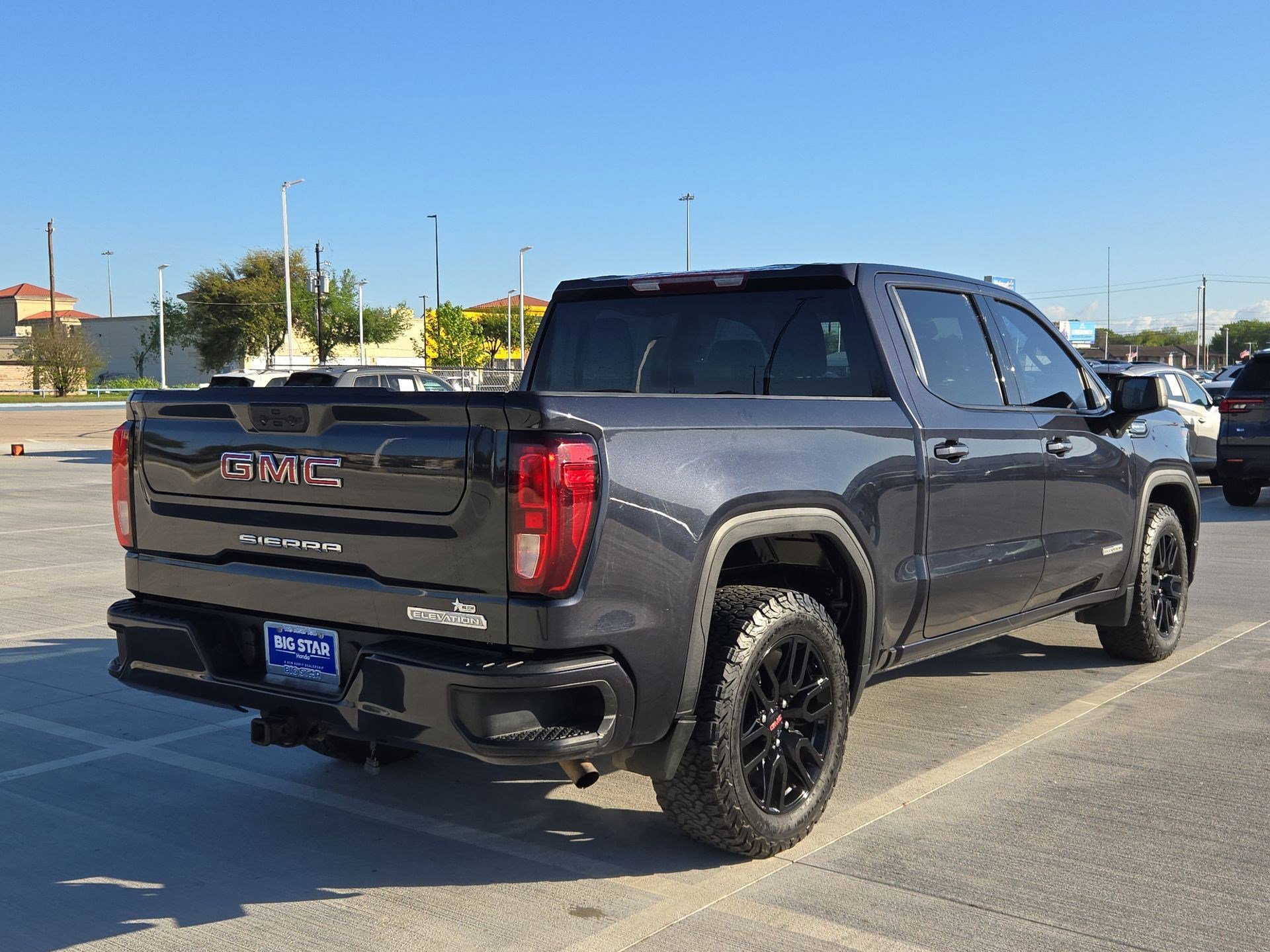 Used 2022 GMC Sierra 1500 Elevation image 3