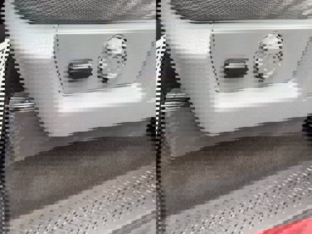 Used 2012 Ford F150 XLT w/ XLT Chrome Pkg image 16