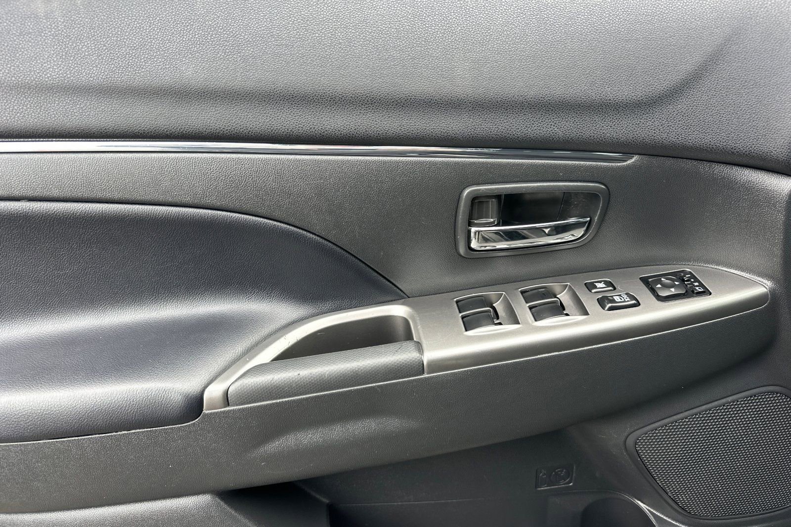 Used 2024 Mitsubishi Outlander Sport SE image 10