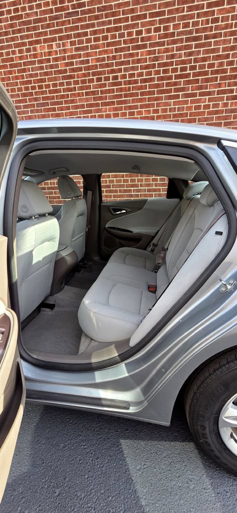 Used 2023 Chevrolet Malibu LS FWD image 11