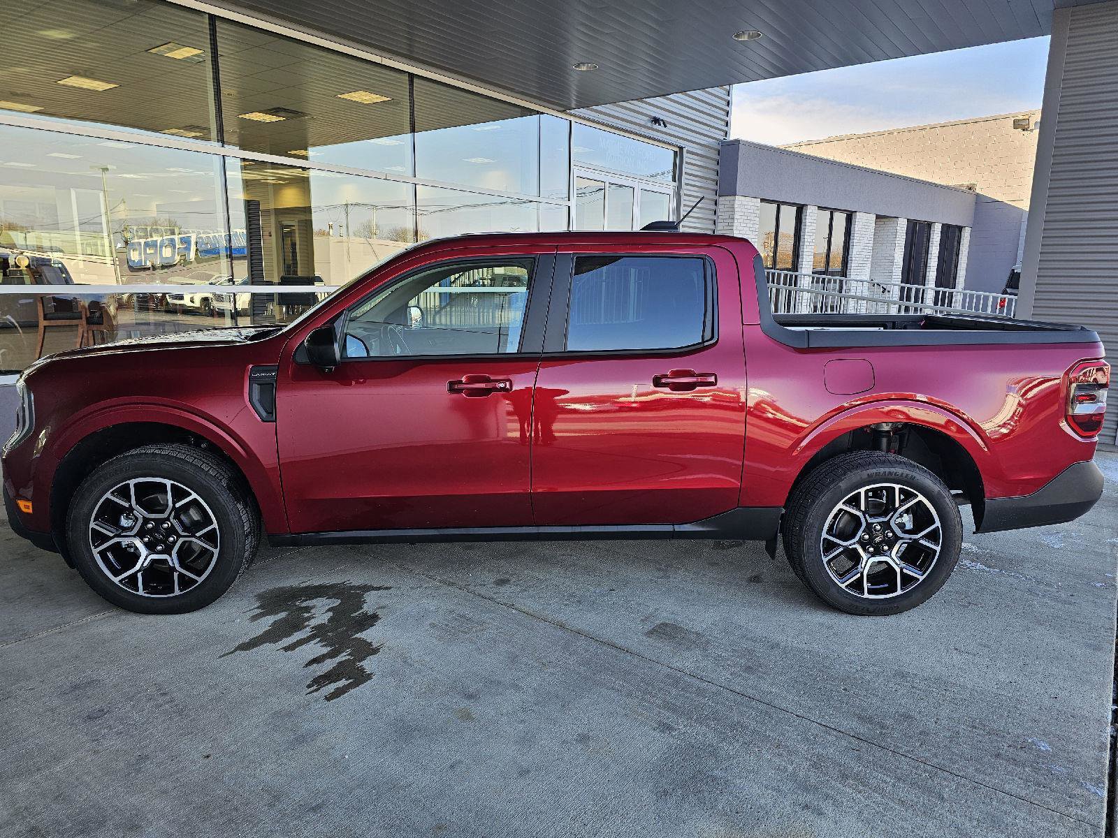 Used 2025 Ford Maverick Lariat w/ 4K Tow Package image 2