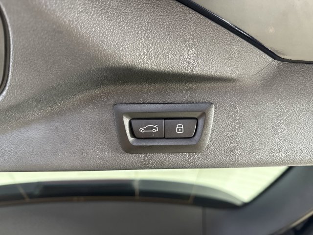 Used 2026 BMW X7 xDrive40i w/ M Sport Package AWD/4WD image 35