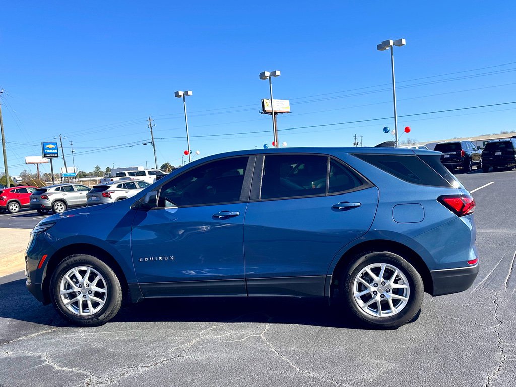 Used 2024 Chevrolet Equinox LS image 4
