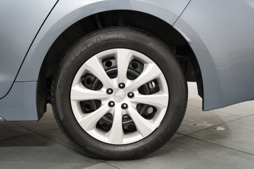 Used 2025 Toyota Corolla LE FWD image 29