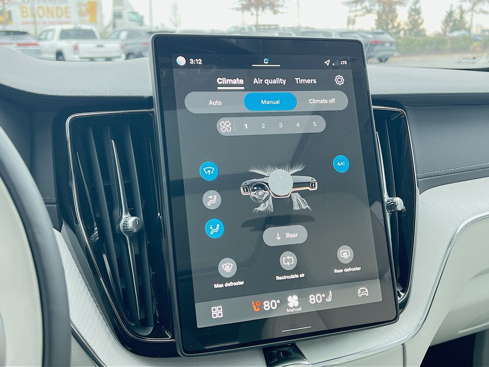 New 2026 Volvo XC60 B5 Ultra w/ Protection Package Premier image 21