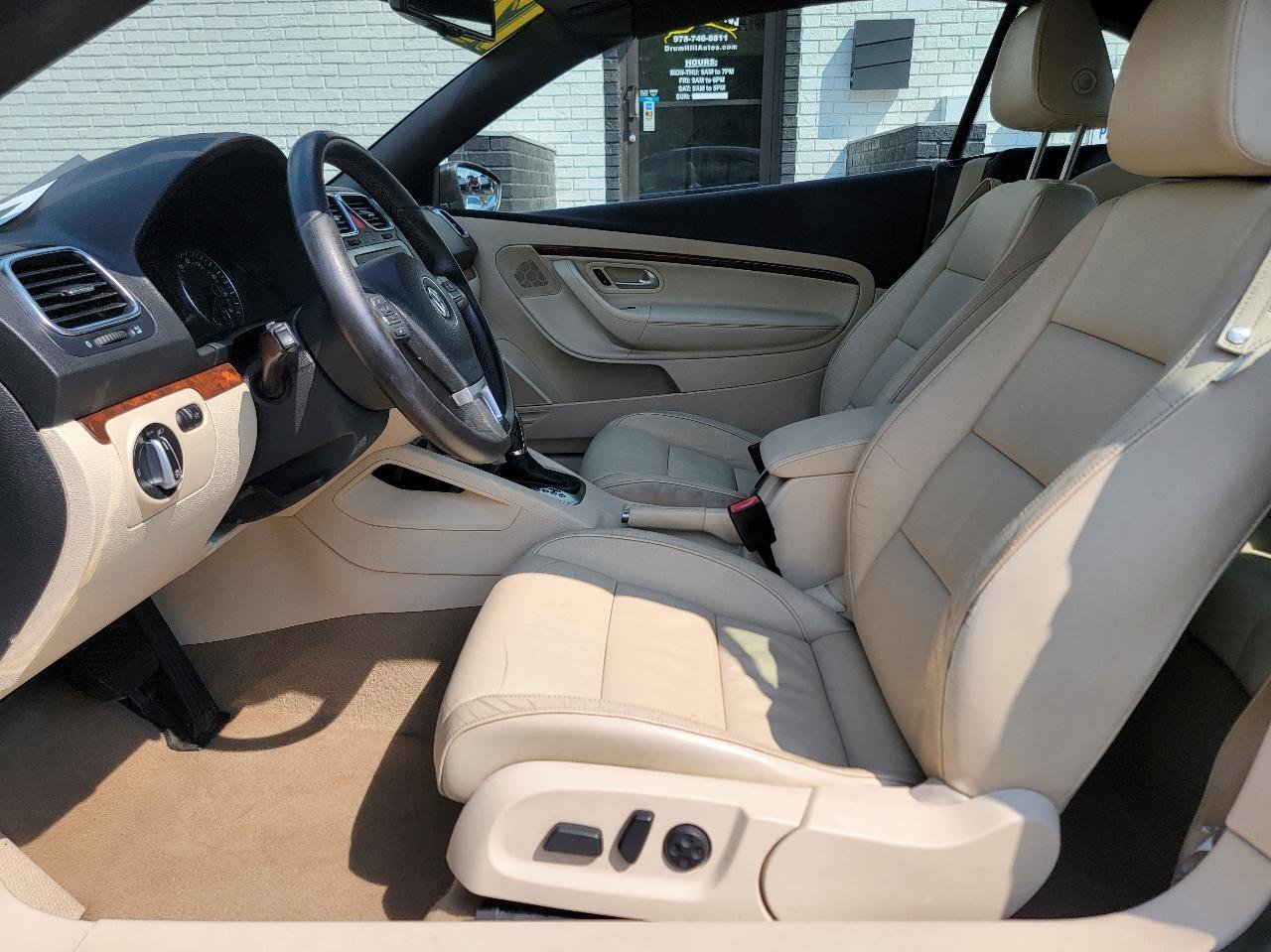 Used 2012 Volkswagen Eos Lux FWD image 27