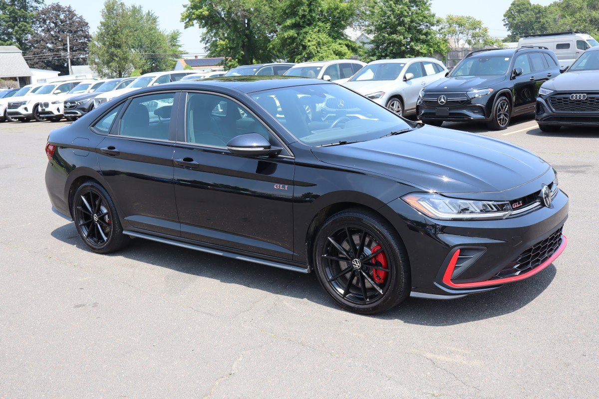 Used 2025 Volkswagen Jetta GLI Autobahn image 3