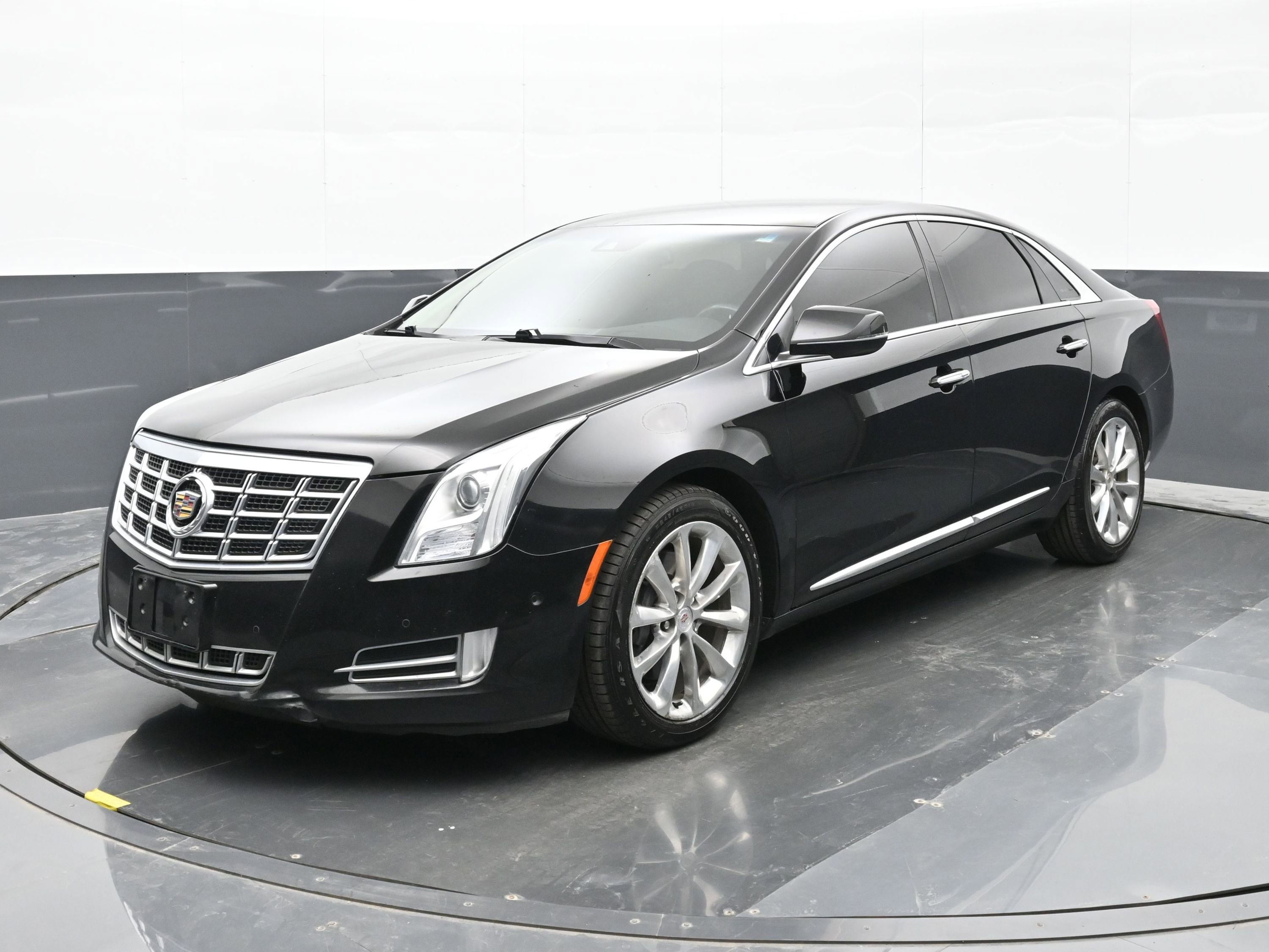 Used 2014 Cadillac XTS Luxury w/ Driver Awareness Package FWD image 8
