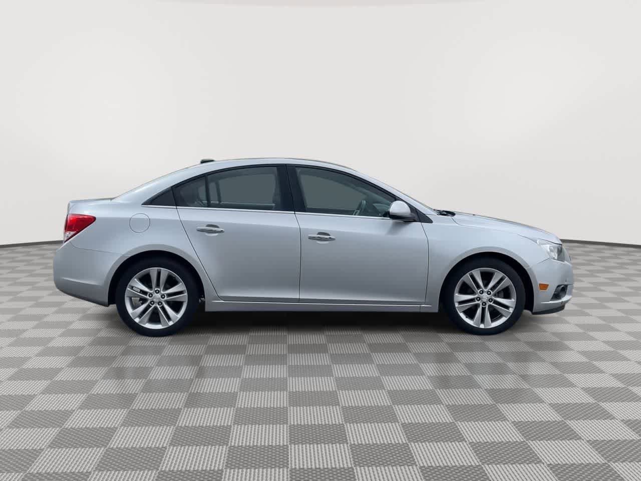 Used 2014 Chevrolet Cruze LTZ w/ Enhanced Safety Package FWD image 9