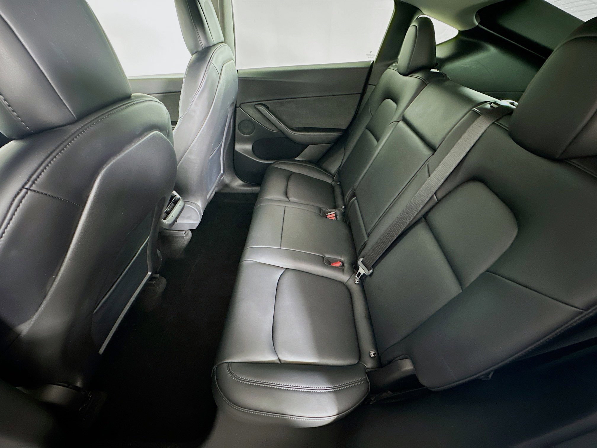 Used 2021 Tesla Model Y Long Range AWD/4WD image 27