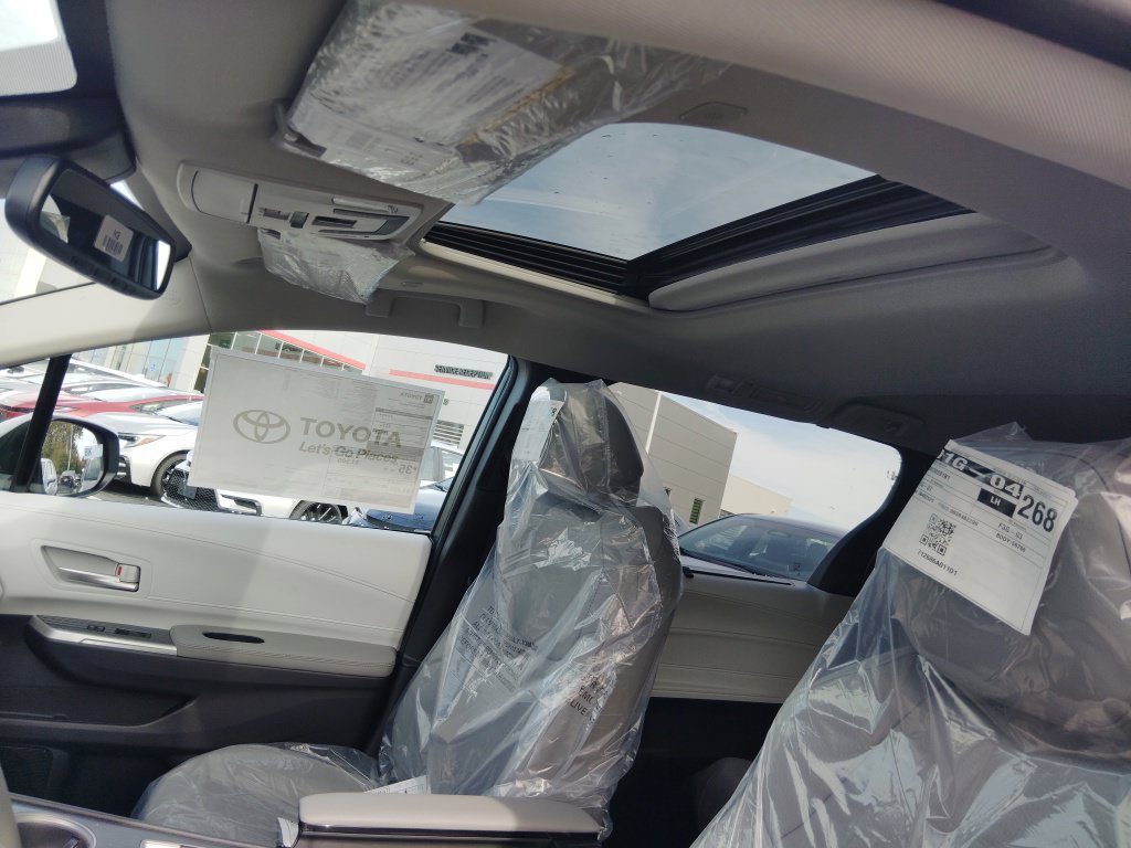 New 2026 Toyota Sienna XLE AWD/4WD image 7