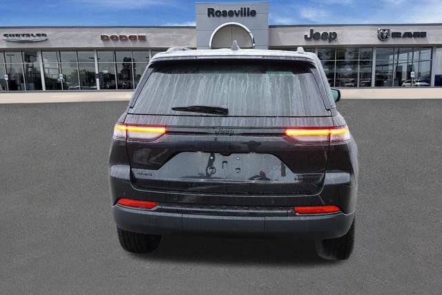New 2025 Jeep Grand Cherokee Limited w/ Black Appearance Package image 4
