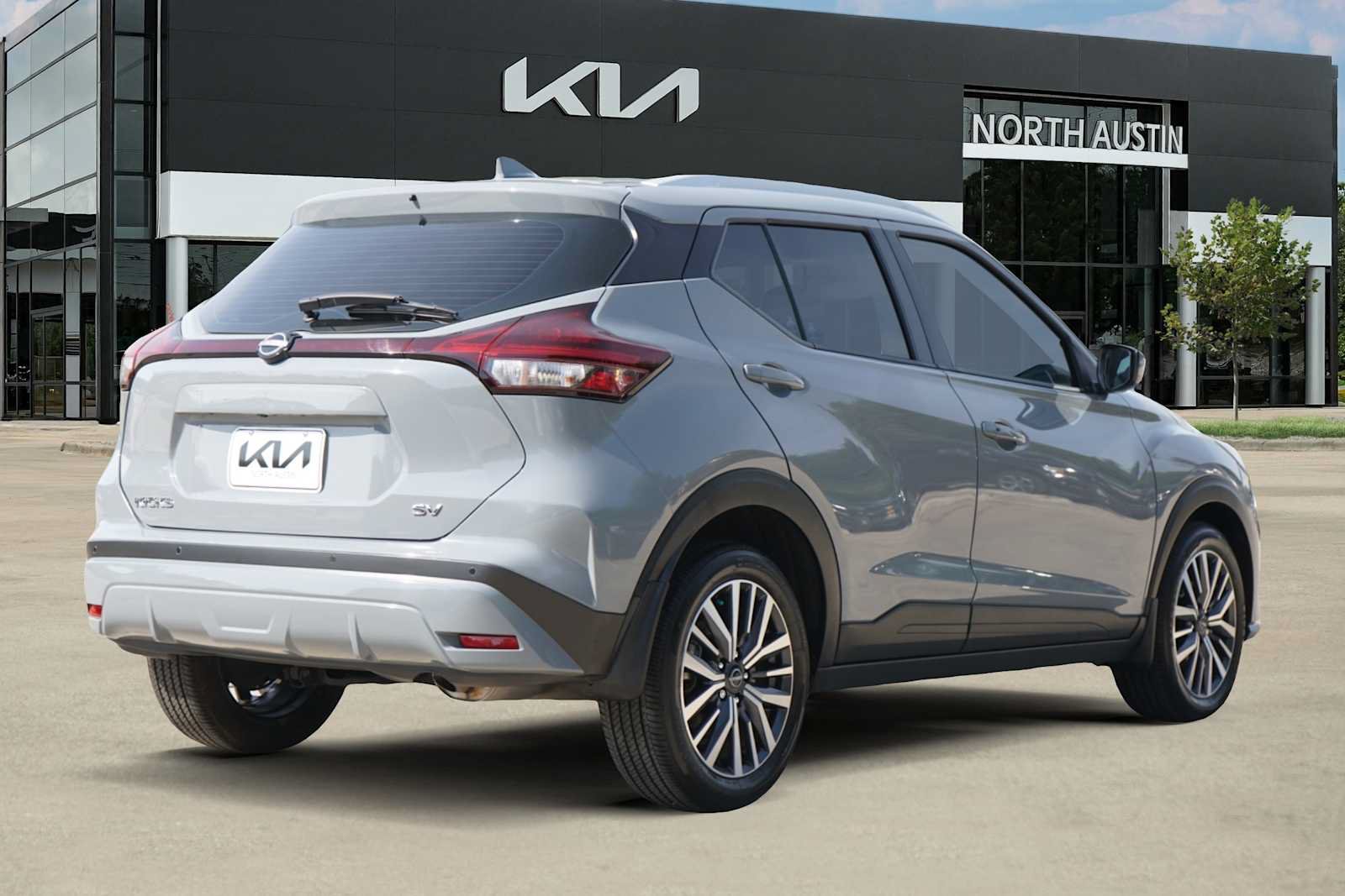 Used 2024 Nissan Kicks SV FWD image 5