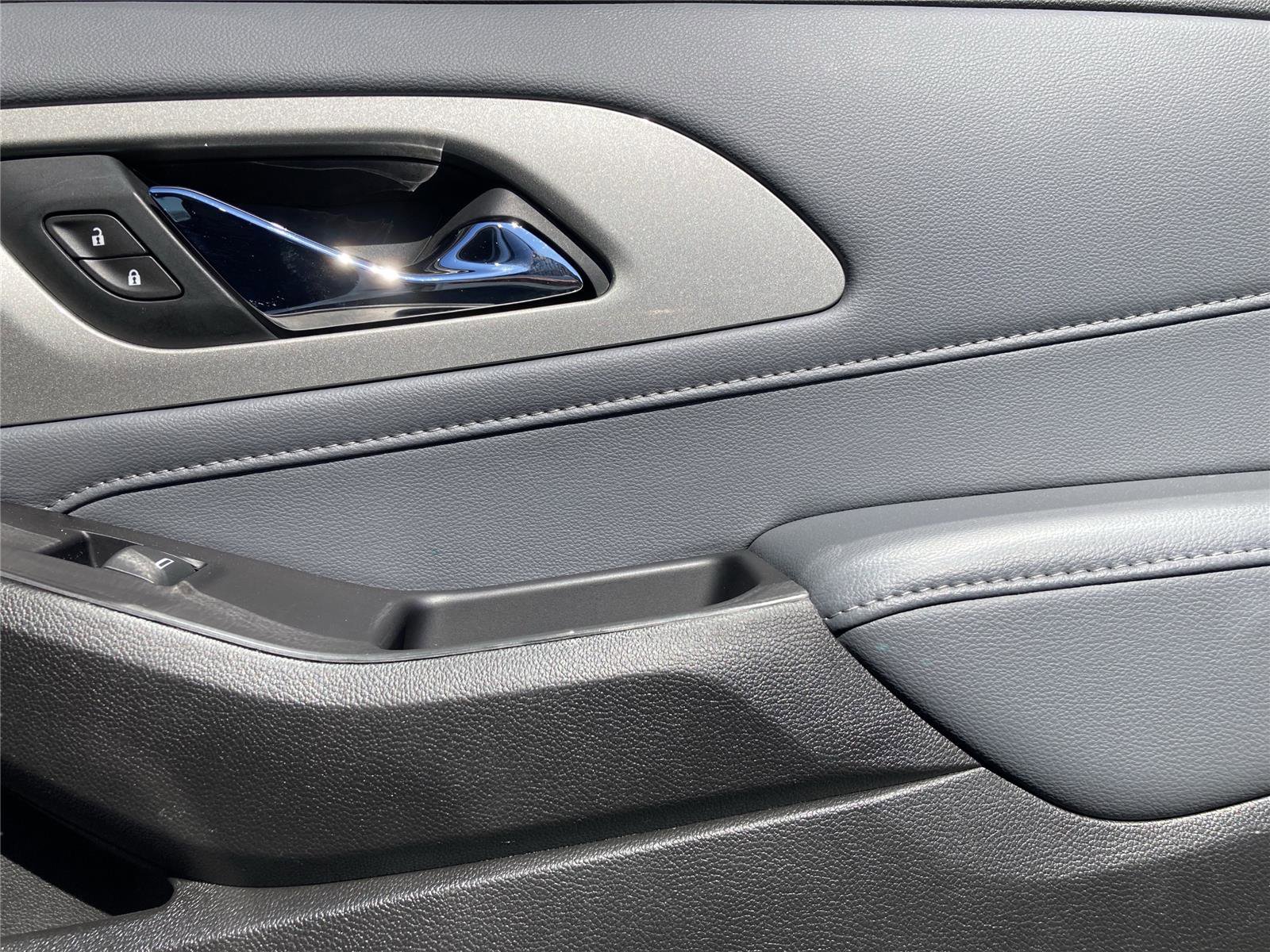 Used 2020 Chevrolet Traverse LT image 30