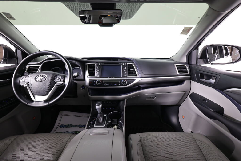 Used 2017 Toyota Highlander Limited image 31