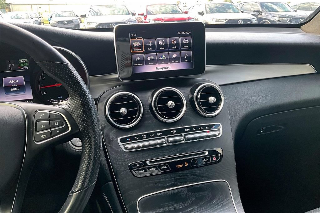 Used 2019 Mercedes-Benz GLC 350e 4MATIC w/ Premium Package image 8