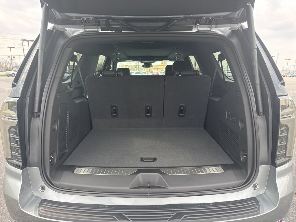 New 2026 Chevrolet Suburban Premier w/ Sun And Tow Package AWD/4WD image 14