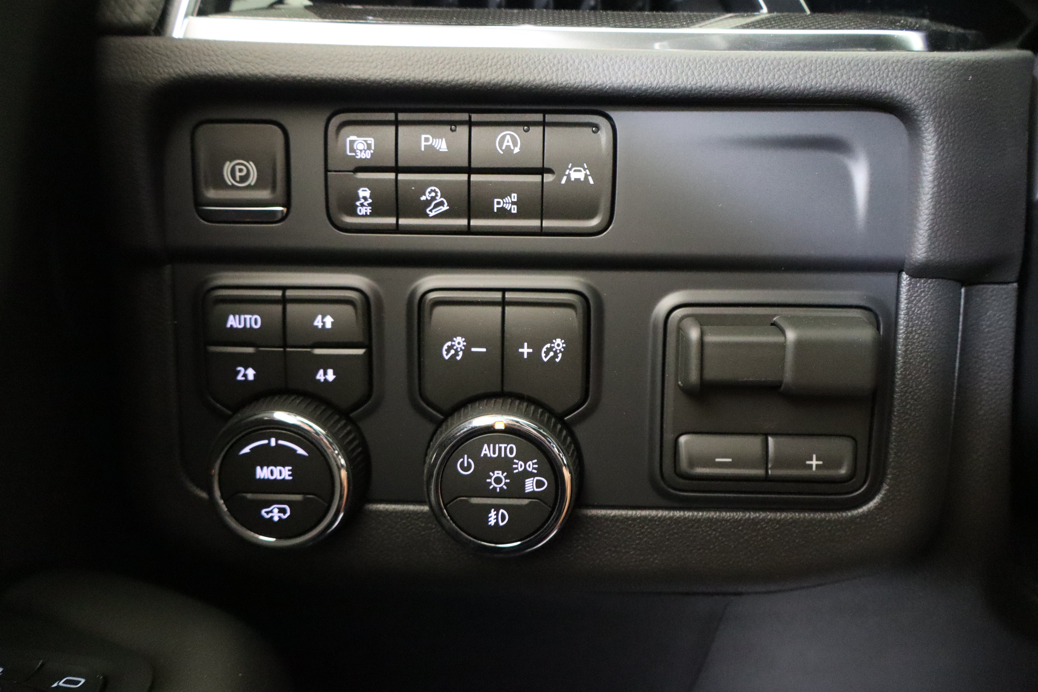 New 2026 Chevrolet Suburban RST AWD/4WD image 34