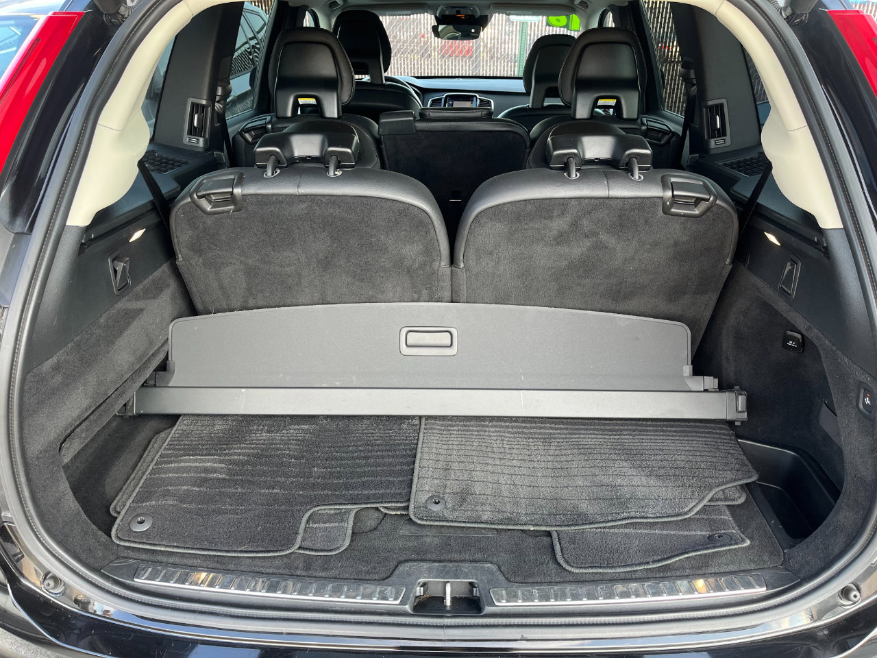 Used 2016 Volvo XC90 T8 Momentum image 18