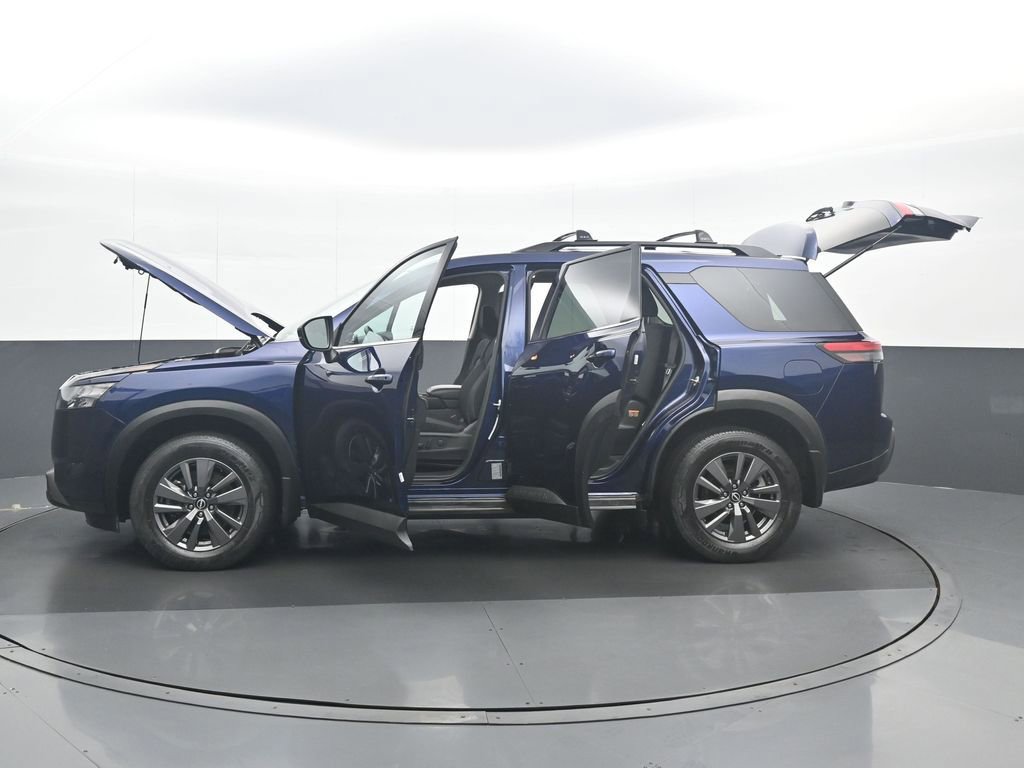 Used 2024 Nissan Pathfinder SV image 36