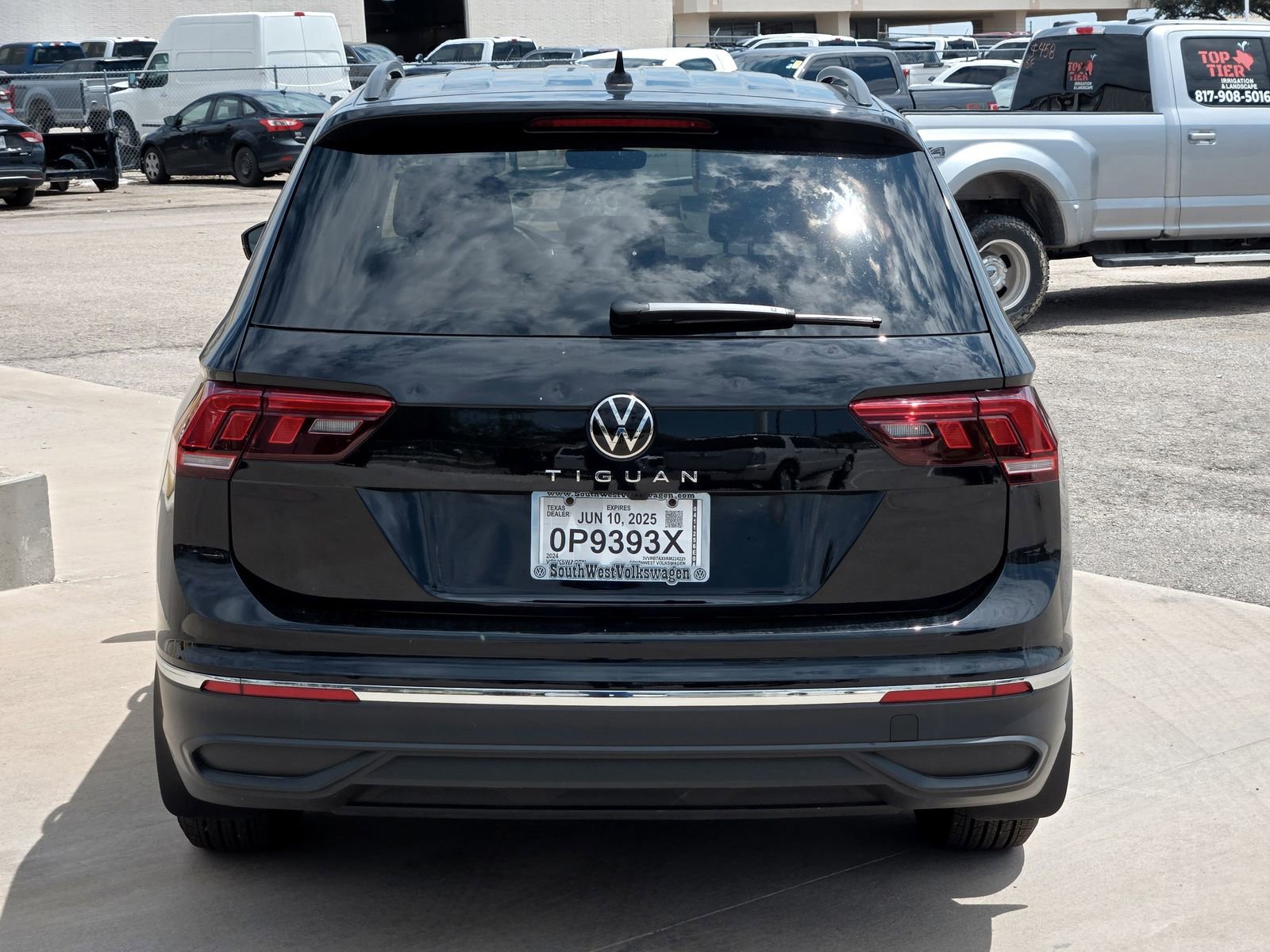 Used 2024 Volkswagen Tiguan S image 5