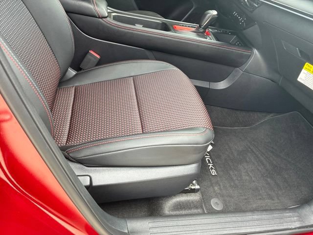 Used 2025 Nissan Kicks SR FWD image 10