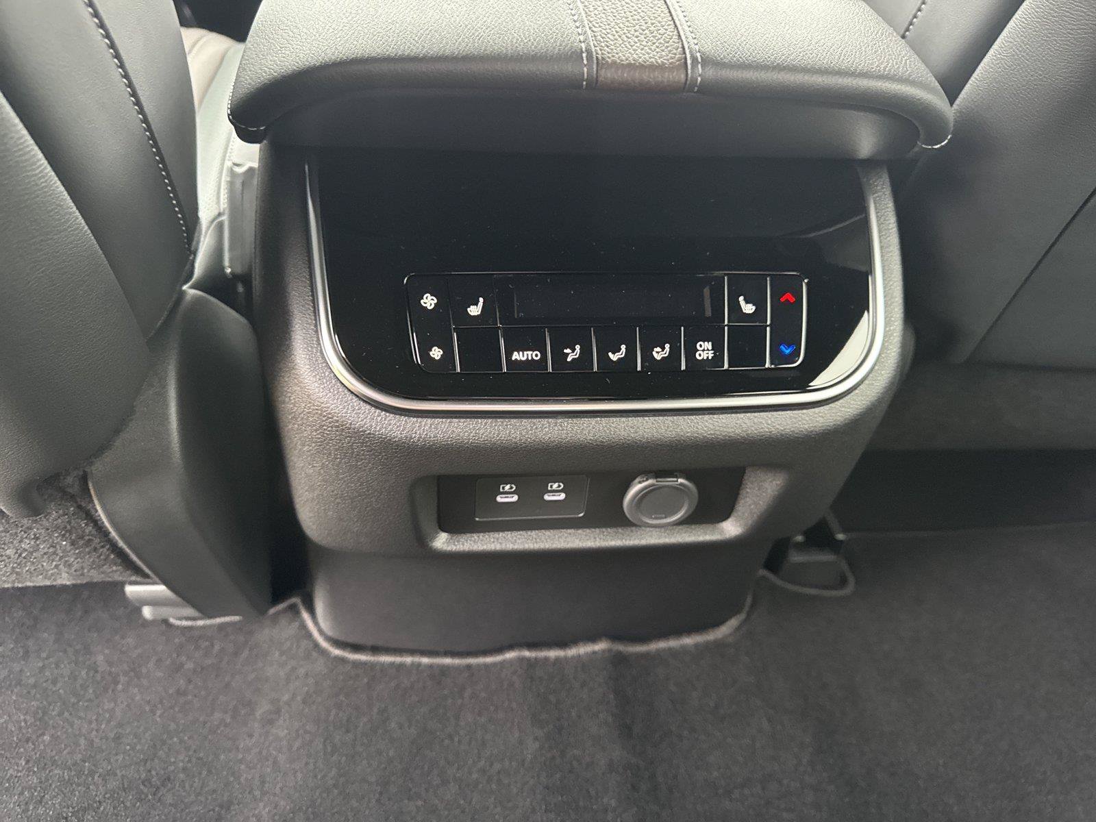 New 2026 Nissan Armada Platinum AWD/4WD image 26