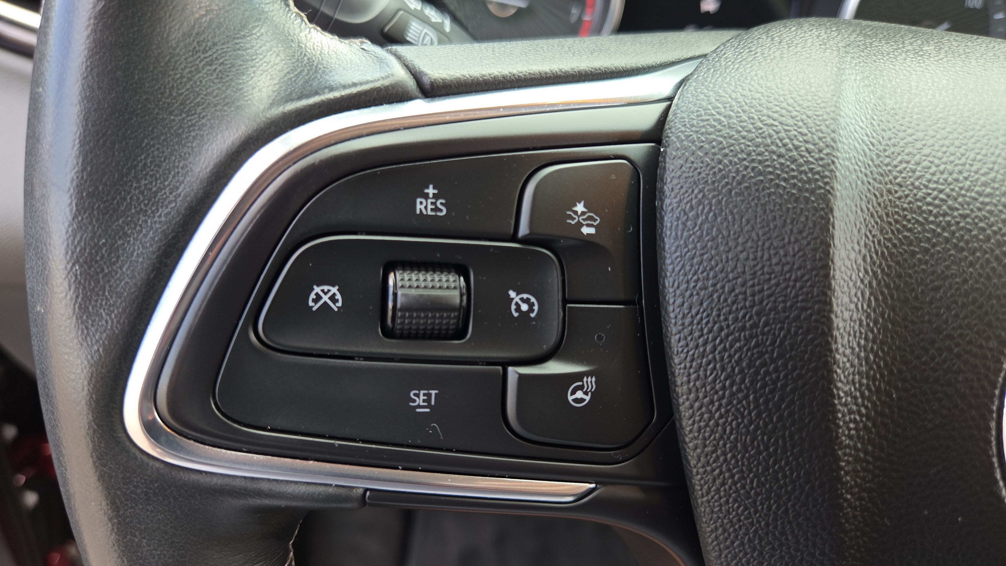 Used 2023 Buick Encore GX Essence w/ Experience Buick Package FWD image 25