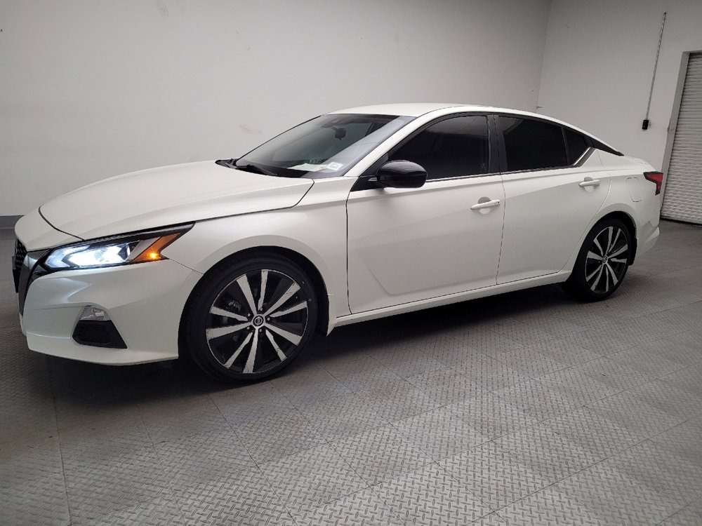 Used 2021 Nissan Altima 2.5 SR image 2