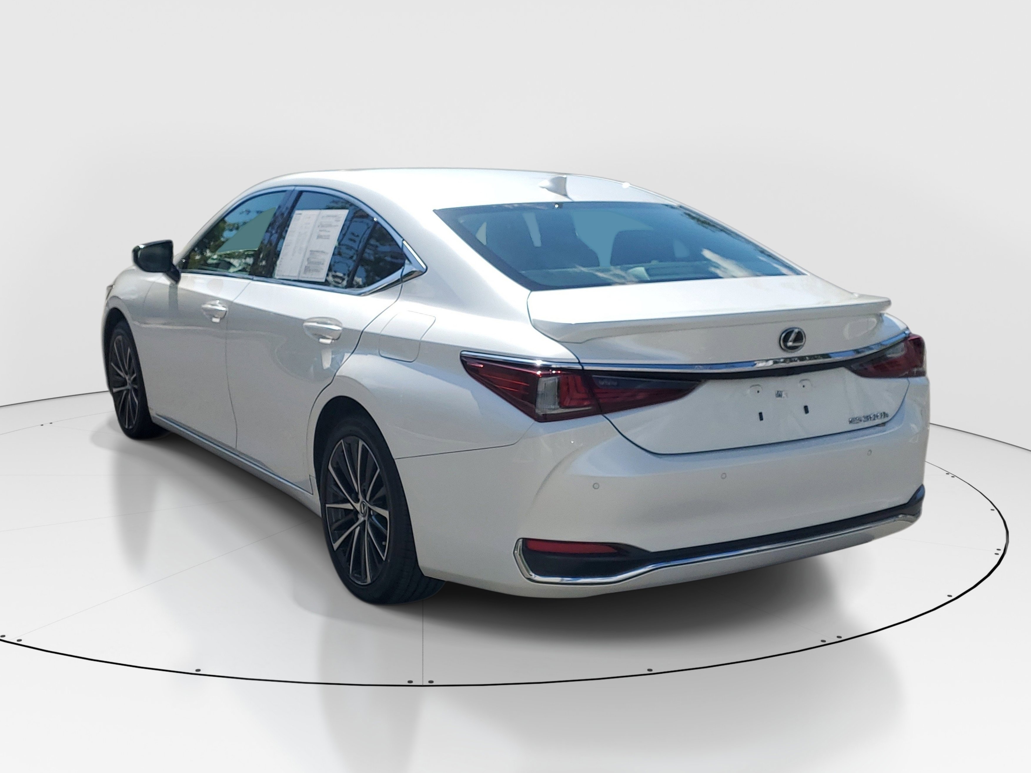 Used 2023 Lexus ES 300h w/ Premium Package image 5