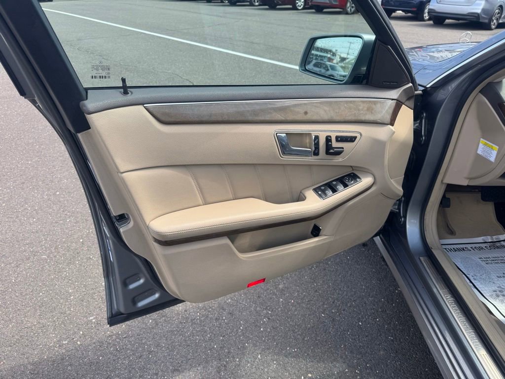 Used 2010 Mercedes-Benz E 350 4MATIC Sedan image 27