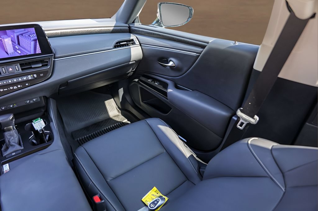 Used 2024 Lexus ES 350 w/ Premium Package FWD image 27