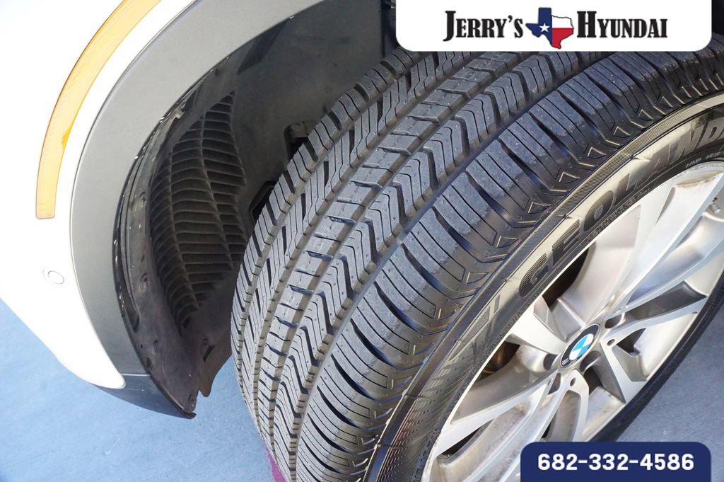 Used 2018 BMW X6 xDrive50i w/ Premium Package image 9