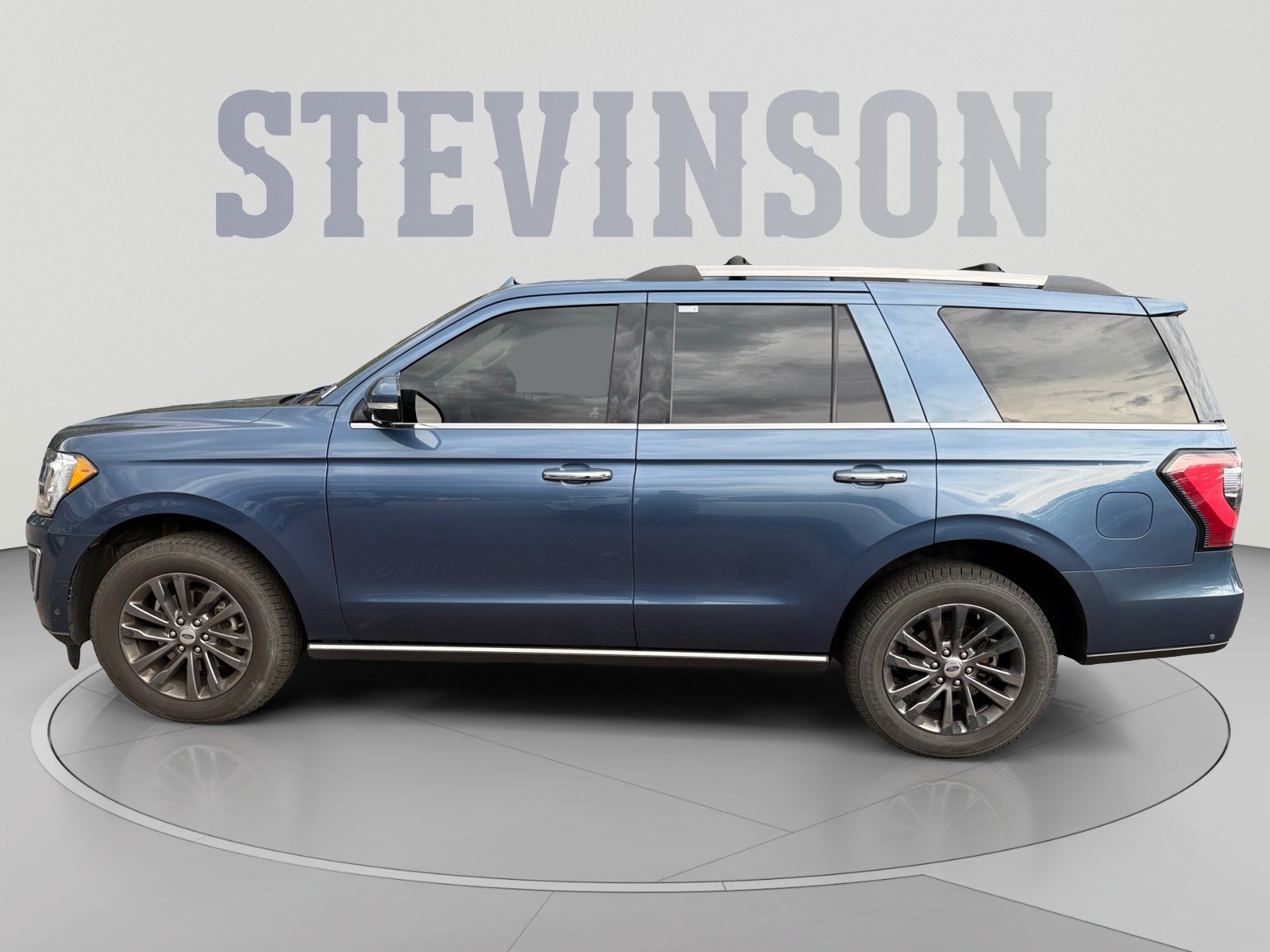Used 2019 Ford Expedition Limited w/ Equipment Group 301A AWD/4WD image 2