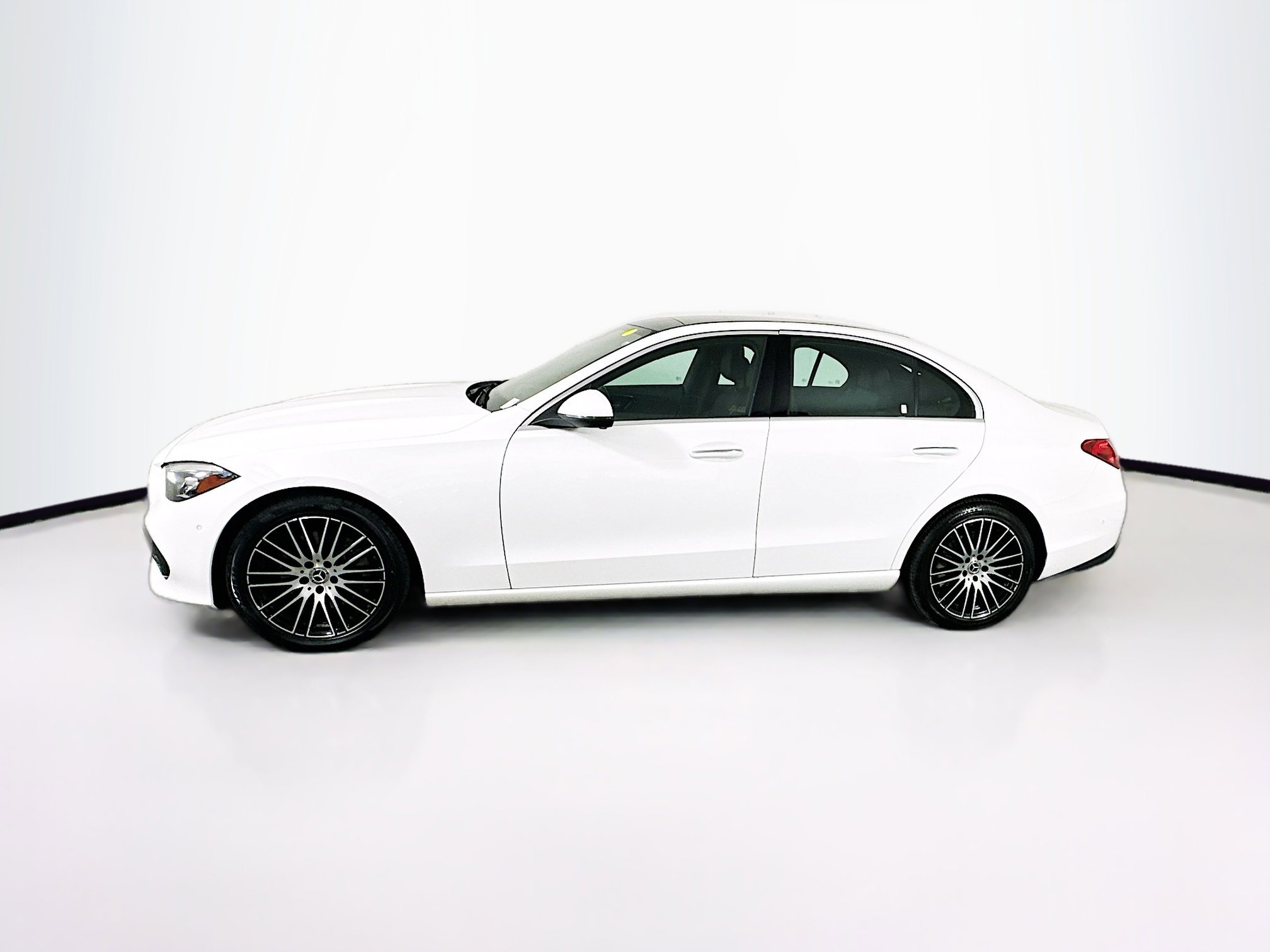 Used 2024 Mercedes-Benz C 300 Sedan image 4