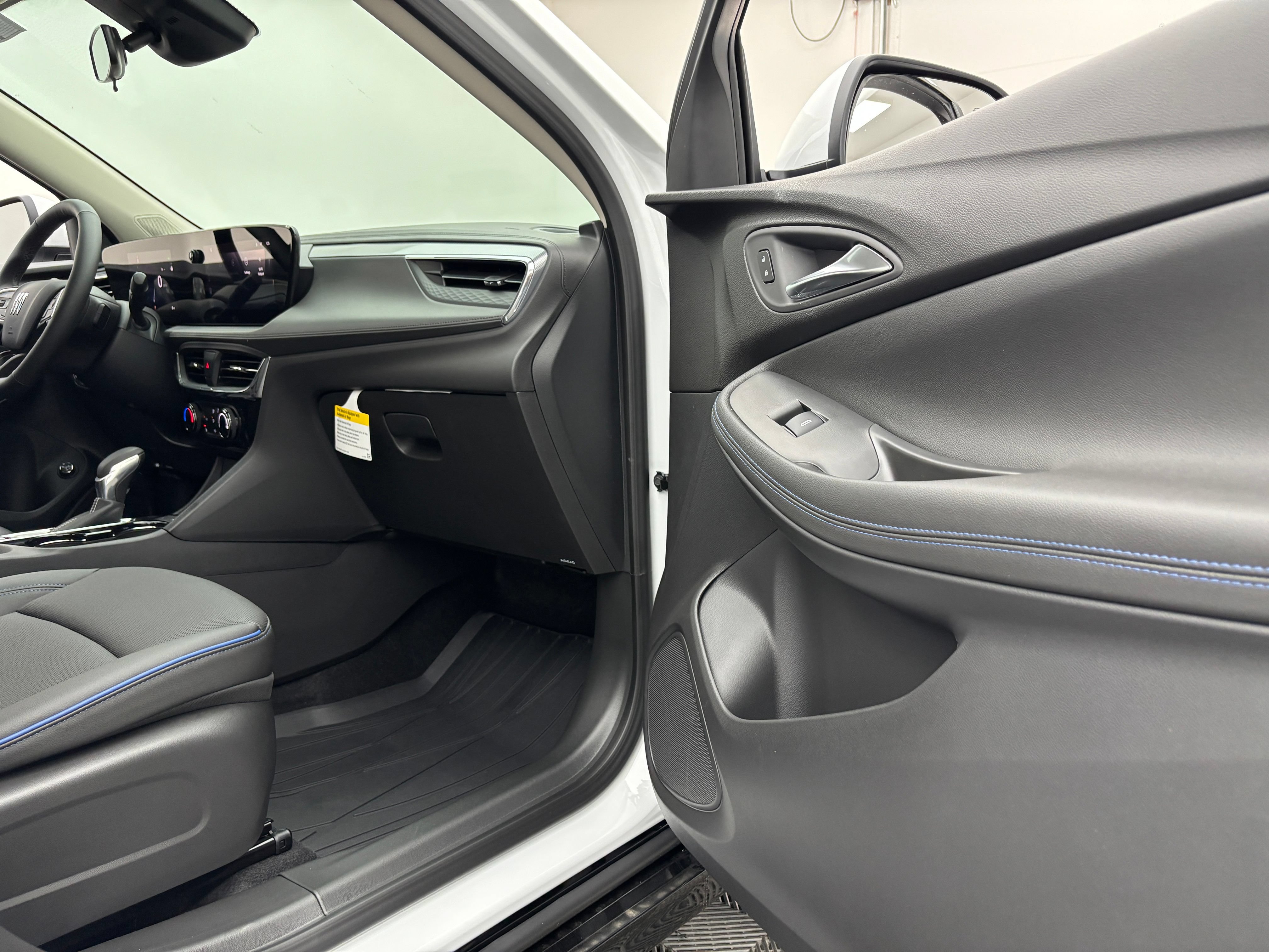 New 2026 Buick Encore GX Sport Touring w/ Comfort Package FWD image 25
